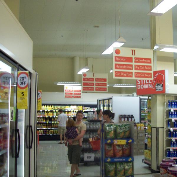 Coles超市旺加拉塔店 维多利亚州旺加拉塔市葛丽泰路Coles超市
