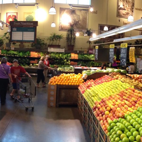 Photo taken at Whole Foods Market by Paul F. on 5/11/2013-田纳西州纳什维尔市希尔斯伯勒帕克(在沃菲尔德区)4021 Photo taken at Whole Foods Market by Paul F. on 5/11/2013