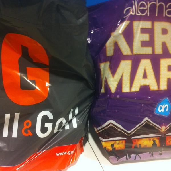 Photo taken at Albert Heijn XL by Frank W. on 12/19/2012-荷兰北布拉班特省海尔蒙德多伦路1号 Photo taken at Albert Heijn XL by Frank W. on 12/19/2012