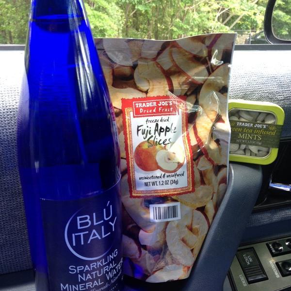 Photo taken at Trader Joe's by Yessenia J. on 4/23/2014-佛罗里达州塔拉赫西市托马斯维尔路3425号 Photo taken at Trader Joe's by Yessenia J. on 4/23/2014