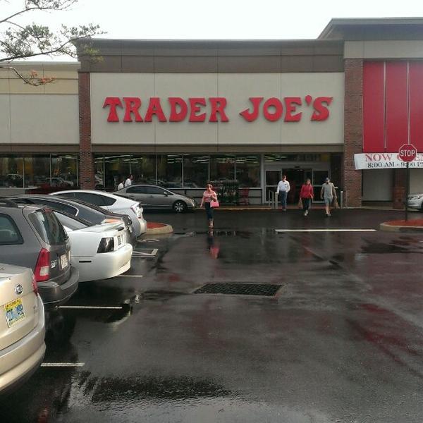 Photo taken at Trader Joe's by Ed P. on 1/11/2014-佛罗里达州塔拉赫西市托马斯维尔路3425号 Photo taken at Trader Joe's by Ed P. on 1/11/2014