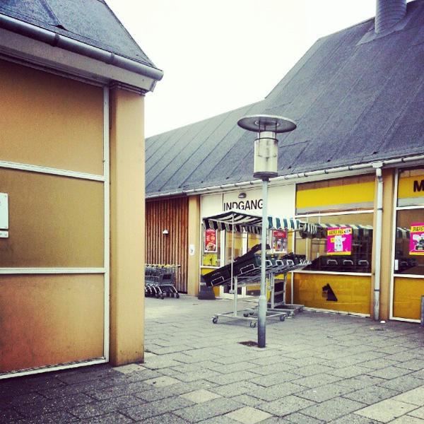 Photo taken at Netto by Soffie R. on 8/10/2012