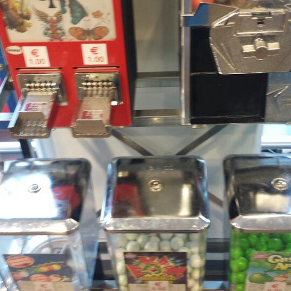 Photo taken at Albert Heijn by Ger A. on 9/14/2013-荷兰弗莱福兰省阿尔梅勒里约热内卢广场1号 Photo taken at Albert Heijn by Ger A. on 9/14/2013