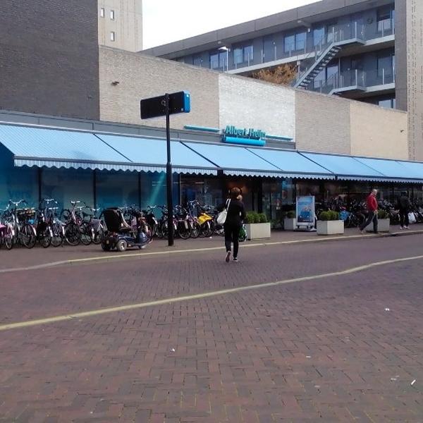 Photo taken at Albert Heijn by Milan B. on 9/27/2014-荷兰弗莱福兰省阿尔梅勒里约热内卢广场1号 Photo taken at Albert Heijn by Milan B. on 9/27/2014