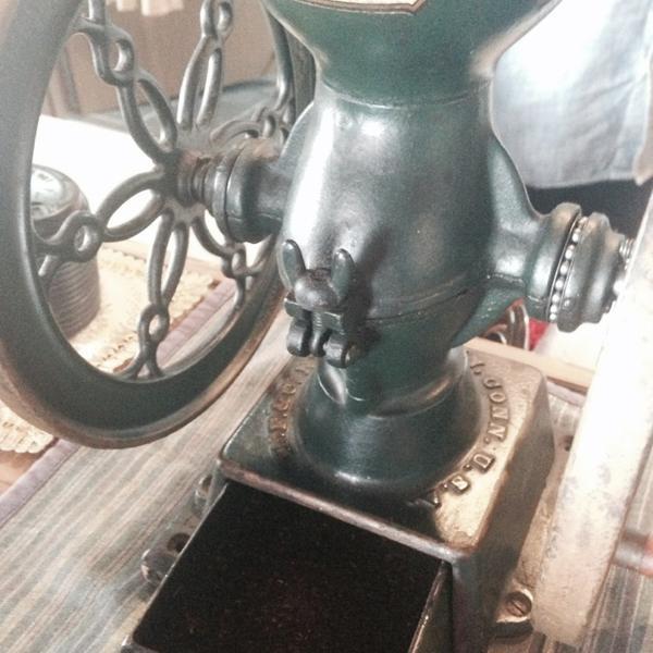 Photo taken at 올리브카페 Olive Cafe by Shelly K. on 3/7/2014-济州西归浦市119号 OliveYoung美妆店 Photo taken at 올리브카페 Olive Cafe by Shelly K. on 3/7/2014