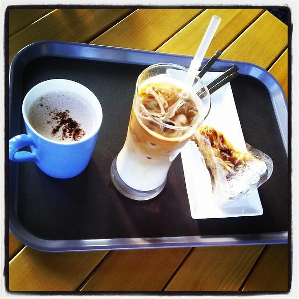 Photo taken at 올리브카페 Olive Cafe by Luke s. on 10/26/2013