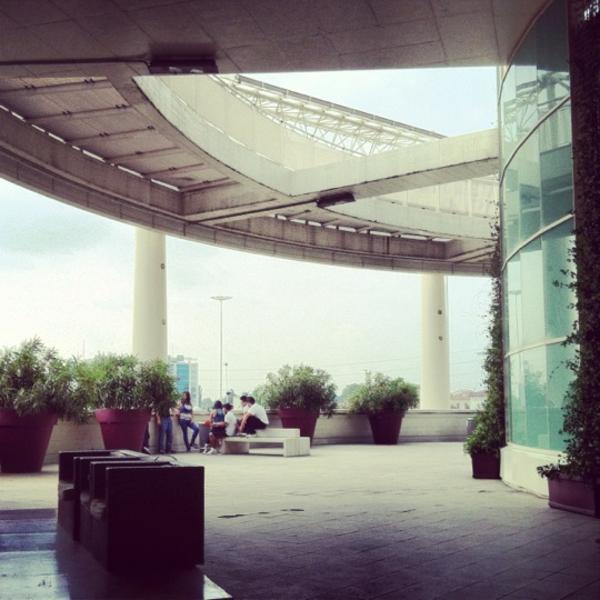 Photo taken at Centro Commerciale Auchan by Valentina O. on 6/2/2012-意大利伦巴第奇尼塞洛巴尔萨莫潘菲洛卡斯塔尔迪路5 Photo taken at Centro Commerciale Auchan by Valentina O. on 6/2/2012