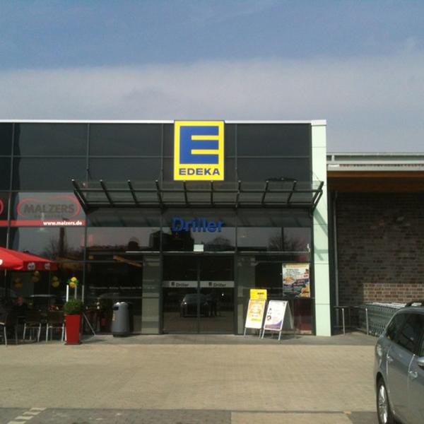 Photo taken at Edeka Driller by Daniel H. on 4/3/2012