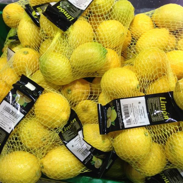 Photo taken at Mercadona by  José @lfonso L. on 2/18/2013