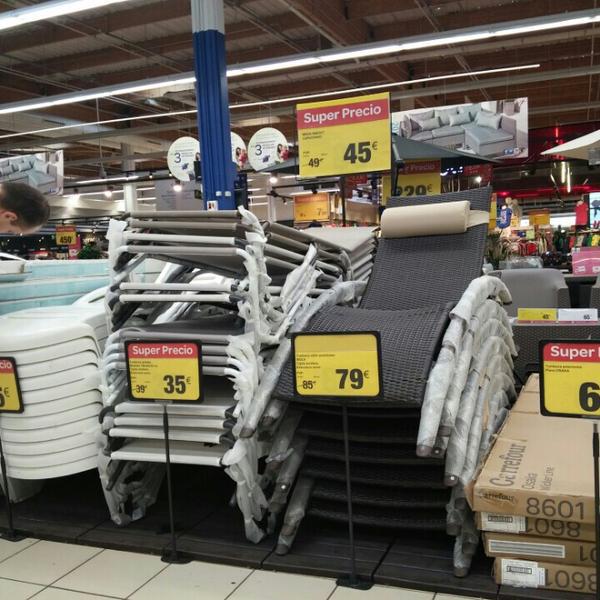 Photo taken at Carrefour Campanar by Nastja S. on 4/25/2015