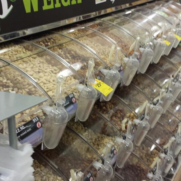 Coles超市布里斯班店 昆士兰州炮山凯马特广场(温纳姆路)