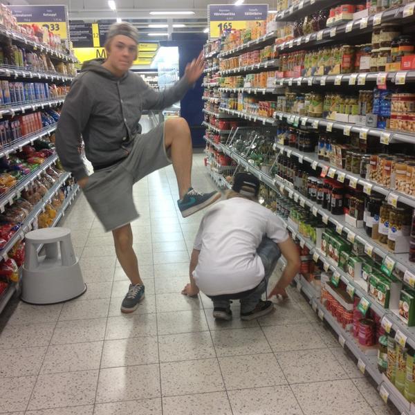 Photo taken at S-market by Jere P. on 8/8/2013-芬兰南部埃斯波海滩湾1 Photo taken at S-market by Jere P. on 8/8/2013