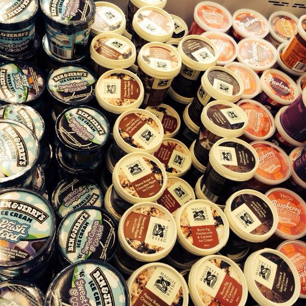 Photo taken at Woolworths by Kapitan T P. on 2/9/2014-澳大利亚新南威尔士州悉尼安克利夫圣78-96 Photo taken at Woolworths by Kapitan T P. on 2/9/2014