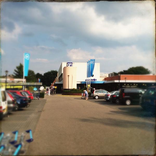 Photo taken at Albert Heijn by Roel N. on 8/28/2013-荷兰德伦特艾尔德胡德大道202号 Photo taken at Albert Heijn by Roel N. on 8/28/2013