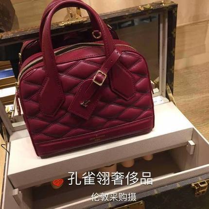 Louis Vuitton路易威登lv女包16新款羊皮菱格迷你单肩包M50821 Louis Vuitton路易威登lv女包16新款羊皮菱格迷你单肩包M50821