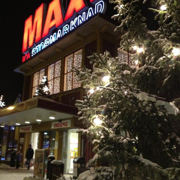 Photo taken at ICA Maxi Uppsala by Staffan W. on 12/19/2012