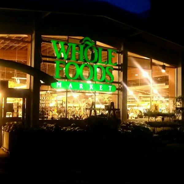 Photo taken at Whole Foods Market by Danny P. on 6/15/2012-加尼福尼亚旧金山第24街3950(桑切斯和野老街之间) Photo taken at Whole Foods Market by Danny P. on 6/15/2012