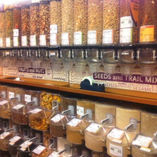 Photo taken at Whole Foods Market by kim s. on 3/15/2012-加尼福尼亚旧金山第24街3950(桑切斯和野老街之间) Photo taken at Whole Foods Market by kim s. on 3/15/2012