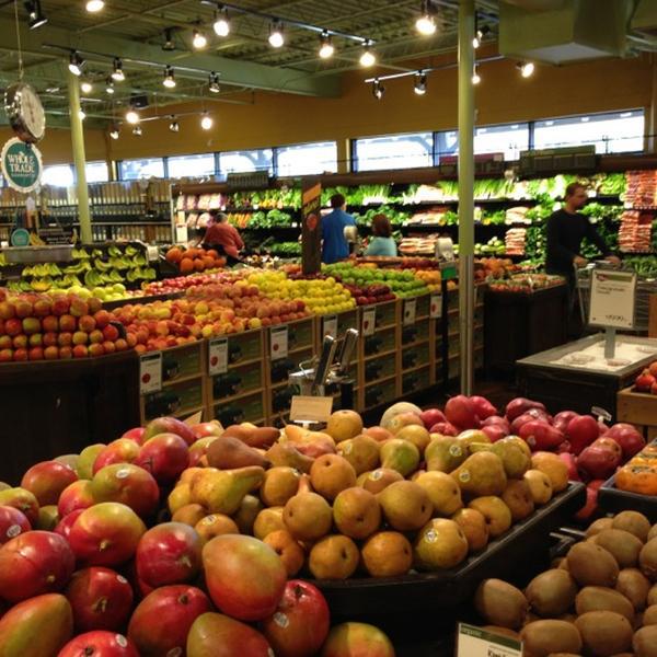 Photo taken at Whole Foods Market by DAVID R W. on 10/27/2012-奥克拉荷马塔尔萨第41街1401(在皮奥里亚) Photo taken at Whole Foods Market by DAVID R W. on 10/27/2012