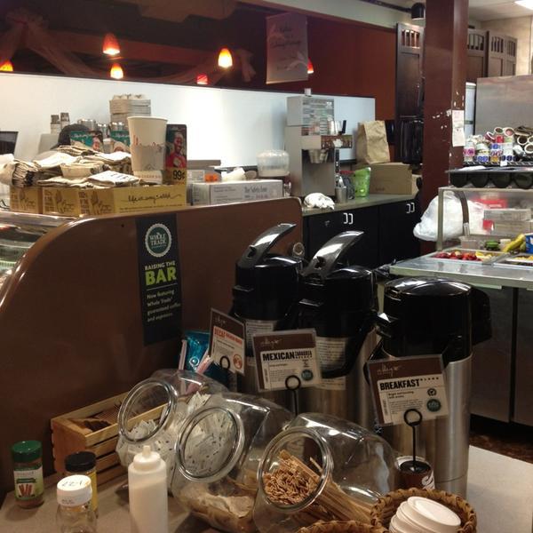 Photo taken at Whole Foods Market by Noel N. on 2/4/2013-奥克拉荷马塔尔萨第41街1401(在皮奥里亚) Photo taken at Whole Foods Market by Noel N. on 2/4/2013