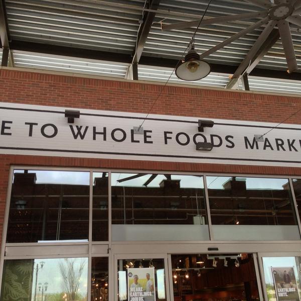 Photo taken at Whole Foods Market by Ted A. on 4/16/2013-美国弗吉尼亚州格伦 - 阿伦西广场街11173 Photo taken at Whole Foods Market by Ted A. on 4/16/2013