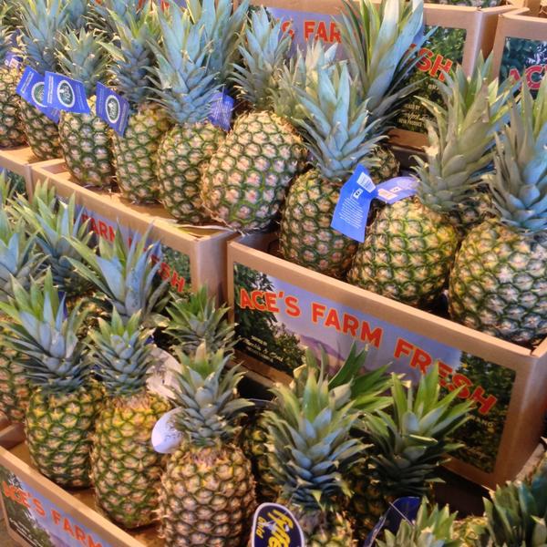 Photo taken at Whole Foods Market by Ted A. on 4/25/2013-美国弗吉尼亚州格伦 - 阿伦西广场街11173 Photo taken at Whole Foods Market by Ted A. on 4/25/2013