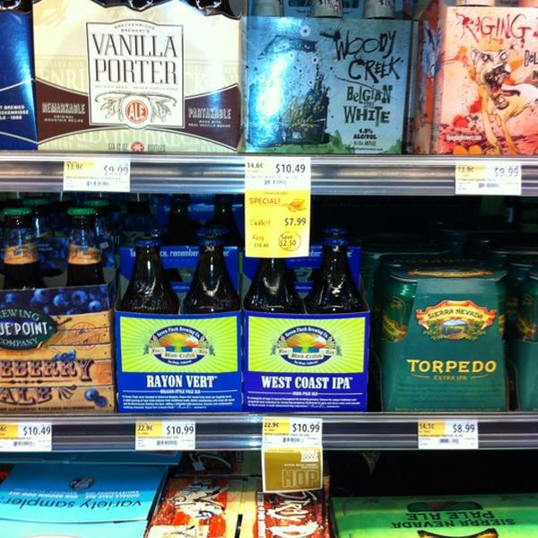 Photo taken at Whole Foods Market by Brad B. on 7/22/2012-美国弗吉尼亚州格伦 - 阿伦西广场街11173 Photo taken at Whole Foods Market by Brad B. on 7/22/2012