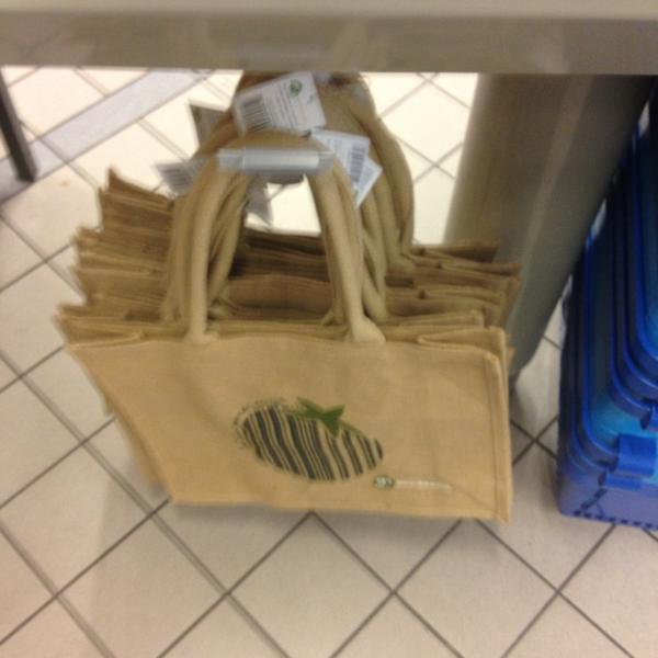 Photo taken at Albert Heijn by TobiasRSW on 2/21/2013-荷兰南荷兰省鹿特丹本廷克广场40 Photo taken at Albert Heijn by TobiasRSW on 2/21/2013