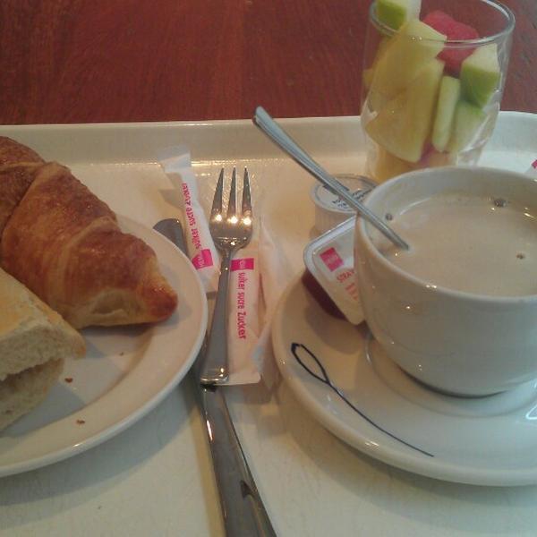 Photo taken at HEMA by Miss T. on 4/15/2013-荷兰南荷兰省海牙格罗特市场街57号 Photo taken at HEMA by Miss T. on 4/15/2013