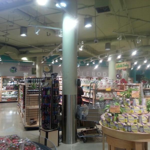 Photo taken at Whole Foods Market by Peggy W. on 1/28/2013-加拿大多伦多大道路87 Photo taken at Whole Foods Market by Peggy W. on 1/28/2013