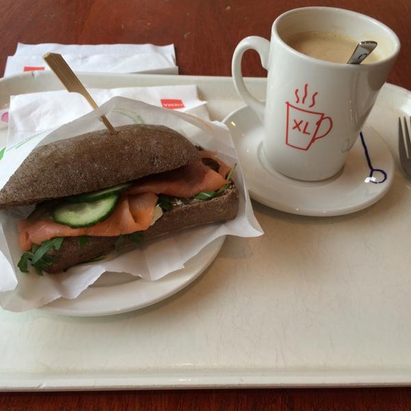 Photo taken at HEMA by Dunya K. on 3/14/2014-荷兰南荷兰省海牙格罗特市场街57号 Photo taken at HEMA by Dunya K. on 3/14/2014