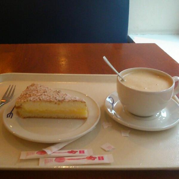 Photo taken at HEMA by Miss T. on 2/19/2014-荷兰南荷兰省海牙格罗特市场街57号 Photo taken at HEMA by Miss T. on 2/19/2014