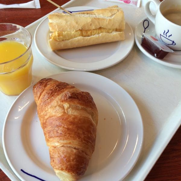 Photo taken at HEMA by Richie P. on 3/20/2014-荷兰南荷兰省海牙格罗特市场街57号 Photo taken at HEMA by Richie P. on 3/20/2014