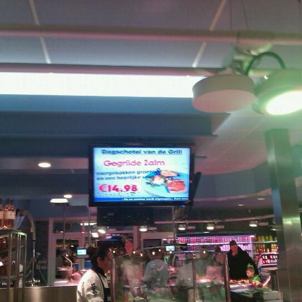 Photo taken at Simonis aan de Haven by Chantal L. on 1/8/2012-荷兰南荷兰省斯赫弗宁恩鱼拍卖路20 Photo taken at Simonis aan de Haven by Chantal L. on 1/8/2012