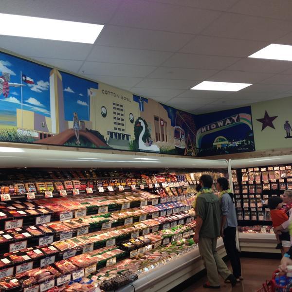 Photo taken at Trader Joe's by Allison B. on 8/9/2013-美国得克萨斯州达拉斯格林维尔大道2001 Photo taken at Trader Joe's by Allison B. on 8/9/2013