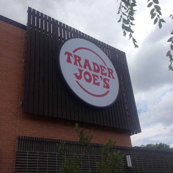 Photo taken at Trader Joe's by Adrian D. on 9/27/2013-美国得克萨斯州达拉斯格林维尔大道2001 Photo taken at Trader Joe's by Adrian D. on 9/27/2013