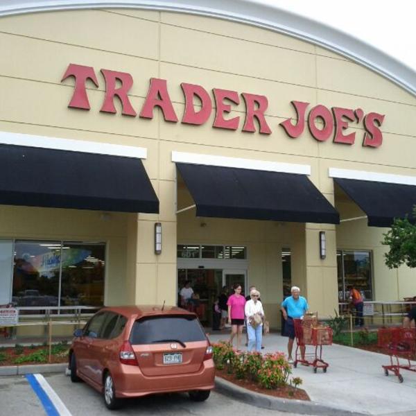 Photo taken at Trader Joe's by Larry J. on 4/29/2012-佛罗里达州那不勒斯美国41北.10600(克里克赛德大道) Photo taken at Trader Joe's by Larry J. on 4/29/2012