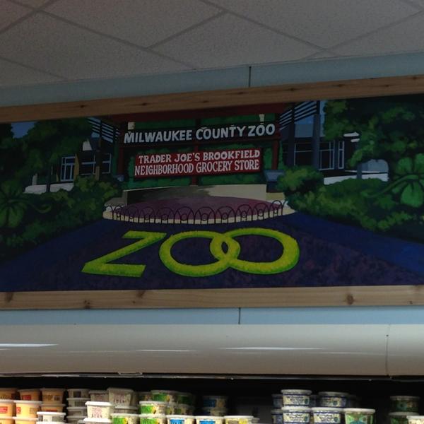 Photo taken at Trader Joe's by Stephanie A. on 3/31/2013-威斯康辛州布鲁克菲尔德布卢芒德路12665号 Photo taken at Trader Joe's by Stephanie A. on 3/31/2013