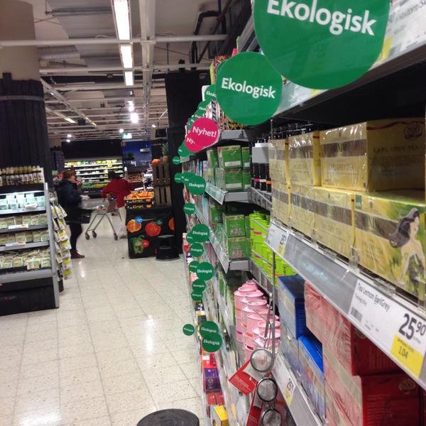 Photo taken at ICA Kvantum by Владислав М. on 11/7/2014