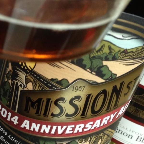 Photo taken at Trader Joe's by Bill A. on 2/5/2014-奥勒冈比弗顿西南比佛顿希尔斯代尔高速公路11753 (申银万国朗伯德大街) Photo taken at Trader Joe's by Bill A. on 2/5/2014