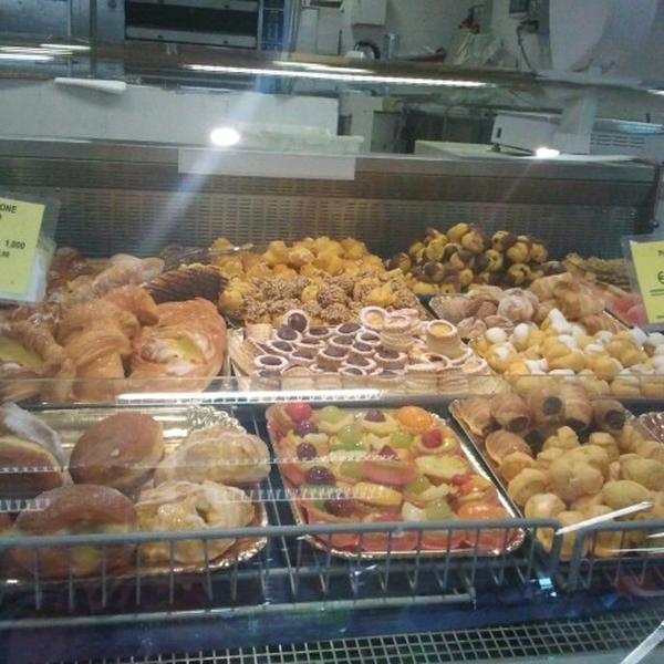 Photo taken at Coop by Cristina G. on 9/24/2012-意大利艾米利亚-罗马涅博洛尼亚铁托喀纳斯尼街25 Photo taken at Coop by Cristina G. on 9/24/2012