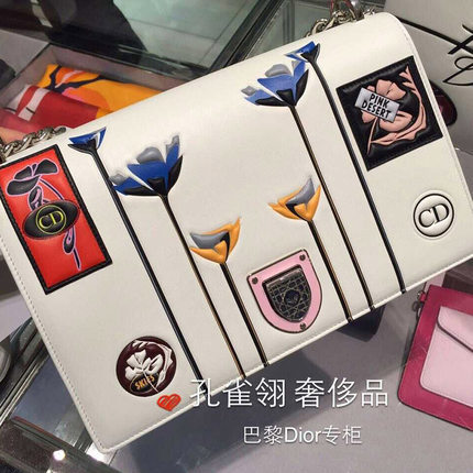 Dior迪奥dior女包15新款标志元素细节小号单肩包 M0422PVYF M933 Dior迪奥dior女包15新款标志元素细节小号单肩包 M0422PVYF M933