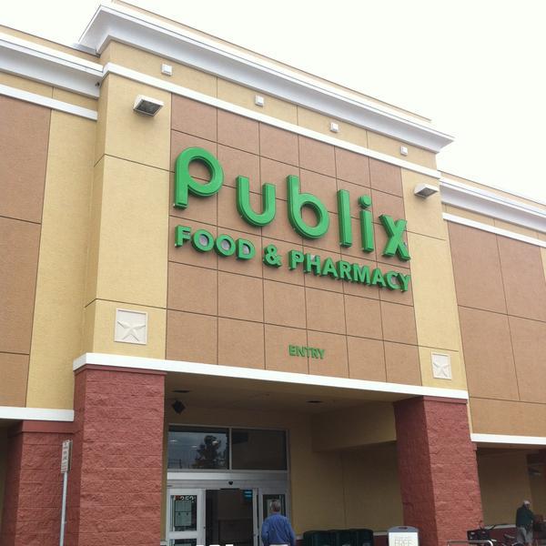 Photo taken at Publix by Prithvi on 5/6/2013