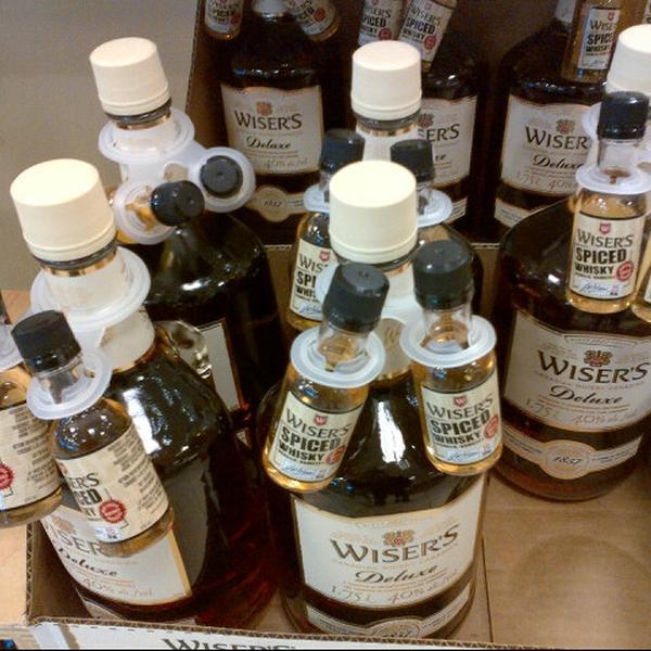 Photo taken at LCBO by Guido D. on 11/8/2013-加拿大布兰普顿机场路 Photo taken at LCBO by Guido D. on 11/8/2013