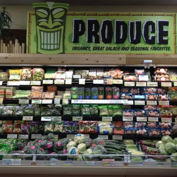 Photo taken at Trader Joe's by Steve G. on 5/5/2012-密歇根州罗亚尔奥克伍德沃德大道27880号 Photo taken at Trader Joe's by Steve G. on 5/5/2012