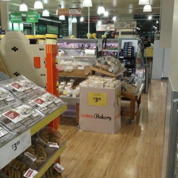 Photo taken at Coles by zigiprimo on 2/3/2012-澳大利亚维多利亚州墨尔本菲茨罗伊约翰斯顿街95-103 Photo taken at Coles by zigiprimo on 2/3/2012