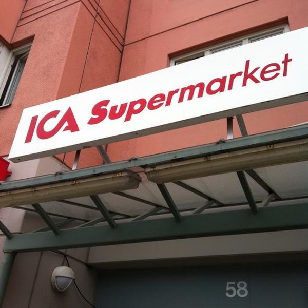Photo taken at ICA Tannefors by Kenneth C. on 8/5/2011