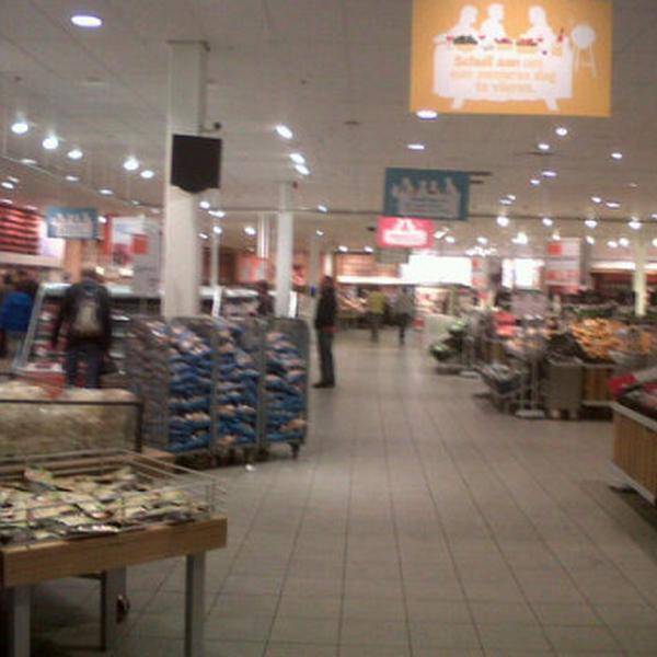 Photo taken at Albert Heijn XL by Ika K. on 5/18/2012-荷兰格尔德兰奈梅亨圣雅各大街61号 Photo taken at Albert Heijn XL by Ika K. on 5/18/2012