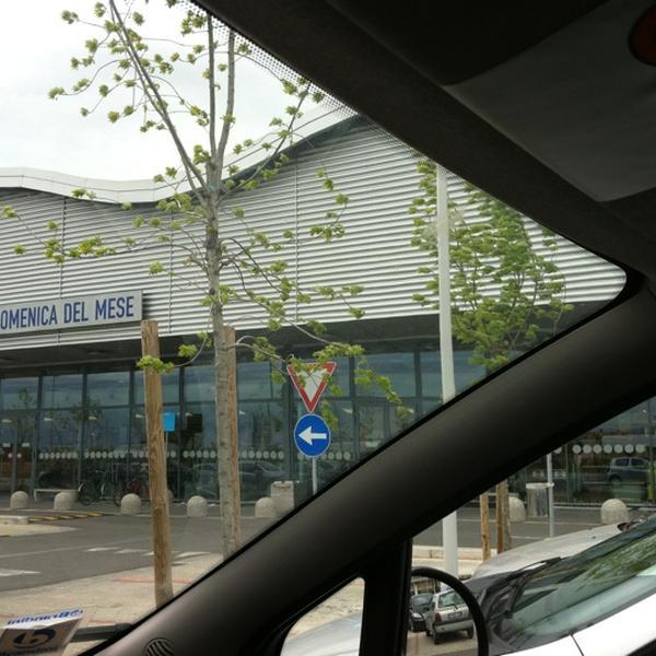 Photo taken at Coop Montemurlo by Enrica Araba Fenice B. on 4/13/2012-意大利托斯卡纳蒙泰穆尔洛利沃诺路51 Photo taken at Coop Montemurlo by Enrica Araba Fenice B. on 4/13/2012