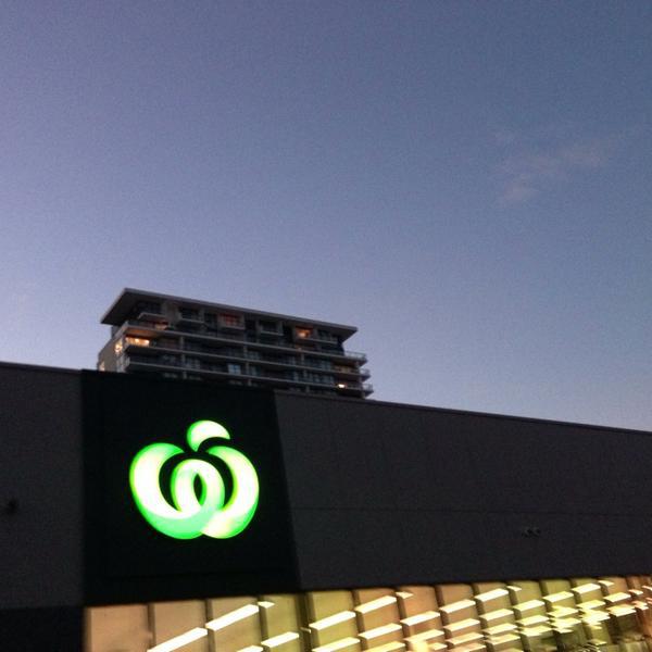 Photo taken at Woolworths by Susan on 5/29/2013-澳大利亚新南威尔士州悉尼安克利夫圣78-96 Photo taken at Woolworths by Susan on 5/29/2013